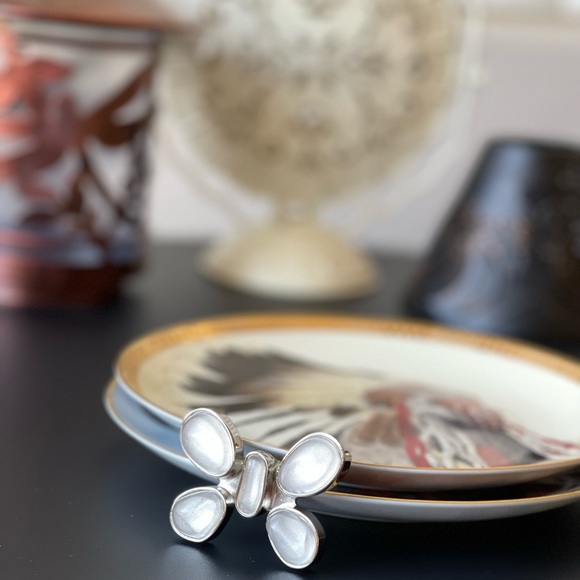 Vintage silver color butterfly abstract futuristic shape special Design brooch - Picture 8 of 11